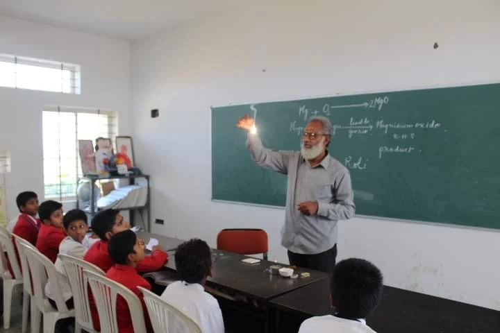 Science Lab at The Summit School - Managed by Hippocampus
